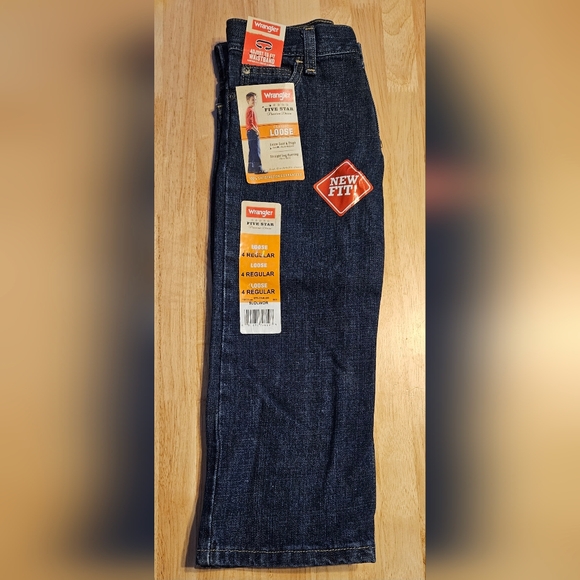 WRANGLER Boy's Loose Fit Straight Leg Jeans, 4 Reg * NWT - Picture 3 of 5